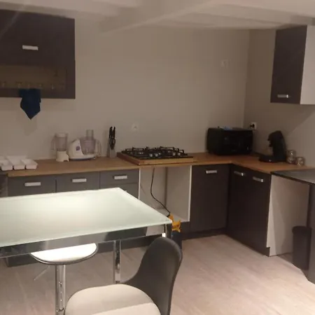 Maison Des Champs Elysees Le Puy-en-velay Дом отдыха Chadrac