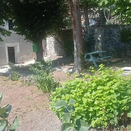 Maison Des Champs Elysees Le Puy-en-velay