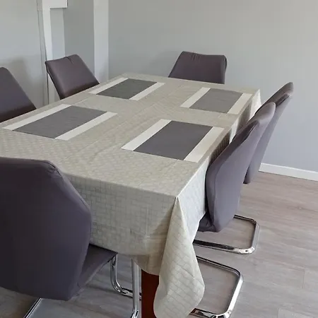 Maison Des Champs Elysees Le Puy-en-velay * Chadrac