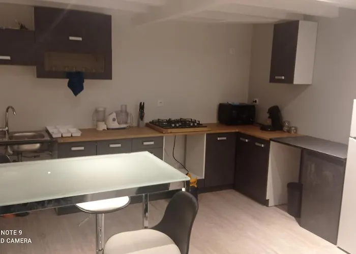 Maison Des Champs Elysees Le Puy-en-velay Дом отдыха Chadrac